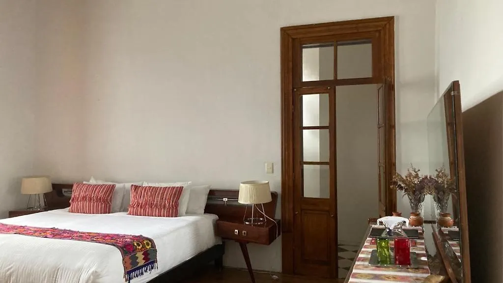 El Patio 77 B&B-1